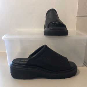 Vintage Dr Martens 9057, black platform slides, mid to late 90’s